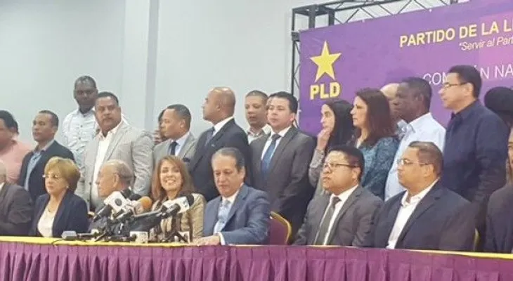 Pared Pérez oficializa candidatura como senador