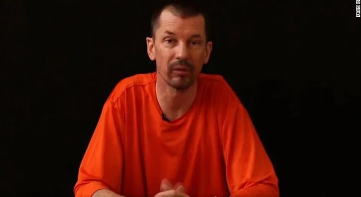 El periodista John Cantlie, rehén de ISIS, aparece en video de propaganda