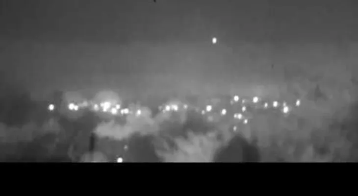Británico observa un ovni 15 veces y decide grabarlo con su hijo (VIDEO)
