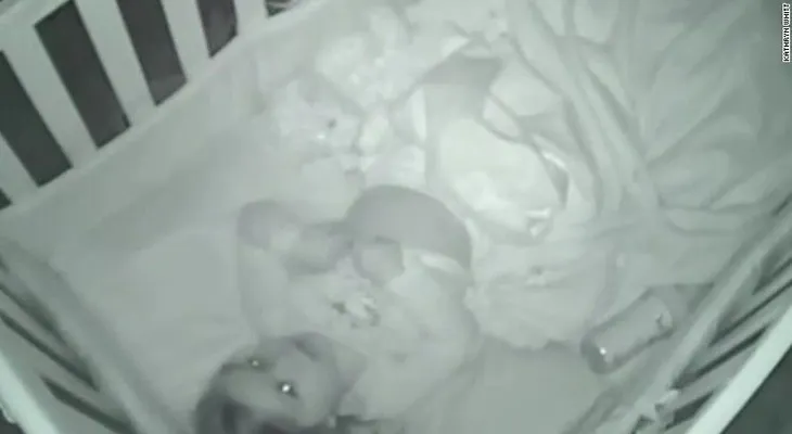 Padres comparten video de bebé de 2 años orando por ellos