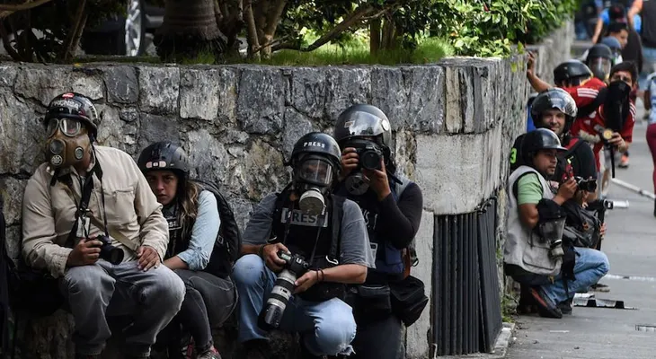 Venezuela: detienen a periodista y lo envían a prisión militar