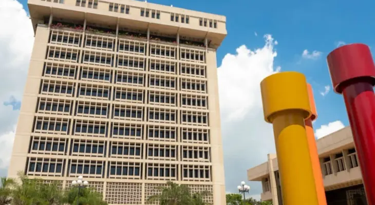 Banco Central advierte que conflictos internacionales, combustibles y ciberataques amenazan la estabilidad financiera dominicana