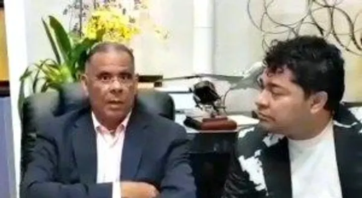 Gómez Díaz se habría dejado llevar consejos de "El Pachá", para cambiar horario de Jochy