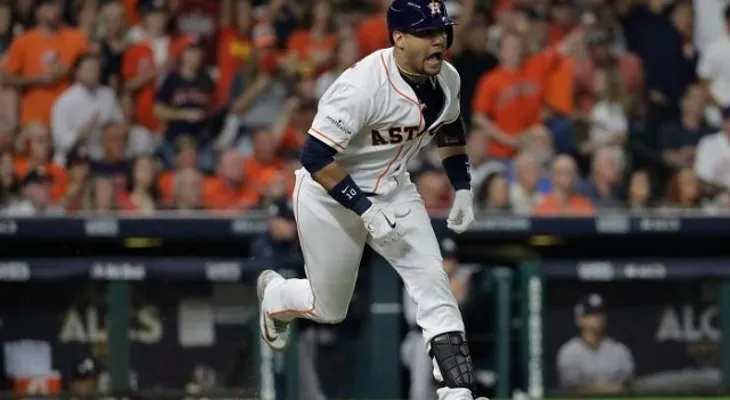 MLB podría sancionar a Gurriel por gesto racista