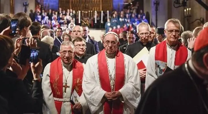 El papa Francisco genera indignación por asistir al funeral de cardenal símbolo de abuso sexual de la iglesia