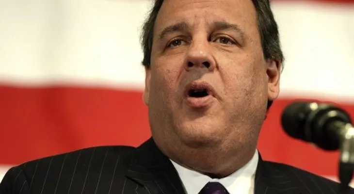 El gobernador Chris Christie respalda la candidatura presidencial de Trump