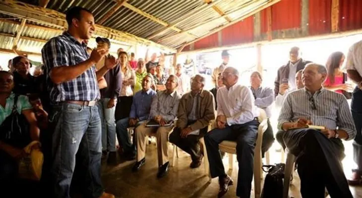 El presidente Danilo Medina está en San José de Las Matas, escuchando reclamos de los caficultores