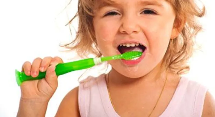 Daño de cepillarse después de comer 