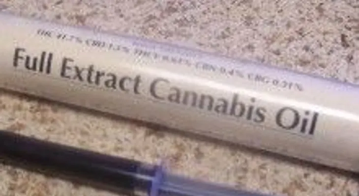 Este hombre se curó de cáncer con un tratamiento a base de aceite de cannabis!