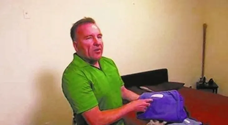 Hombre vende su testículo por 35 mil dólares