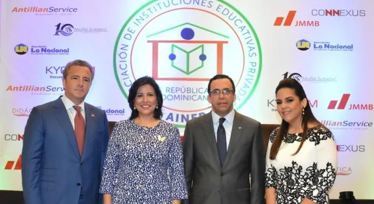 AINEP propone colaboración público-privada para fortalecer formación de docentes