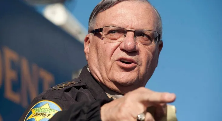 Quién es Joe Arpaio, el duro alguacil que espera el indulto de Donald Trump