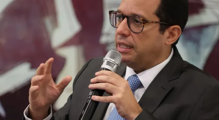 Ministro atribuye al PLD falta de registro de empleados públicos