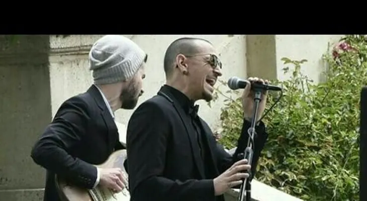 "Me estremezco al recordar los abusos que sufrí": ¿por qué se suicidó el vocalista de Linkin Park?