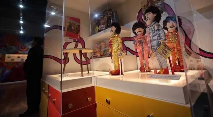 Inauguran en Ciudad de México exposición de objetos sobre los Beatles
