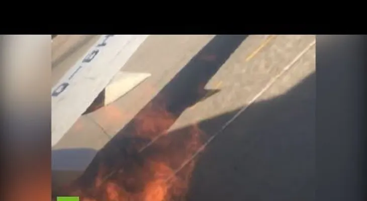 Se incendia el ala de un avión que estaba por despegar 