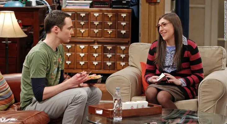 Sheldon y Amy, en un momento íntimo en The Big Bang Theory
