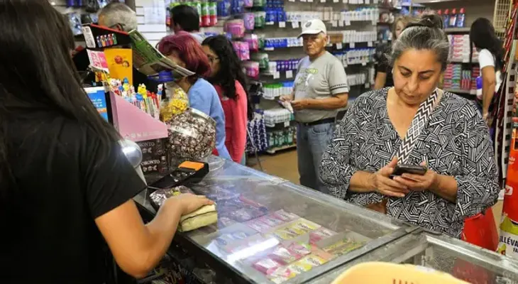 NOS ESTAMOS HACIENDO POBRES COMPRANDO