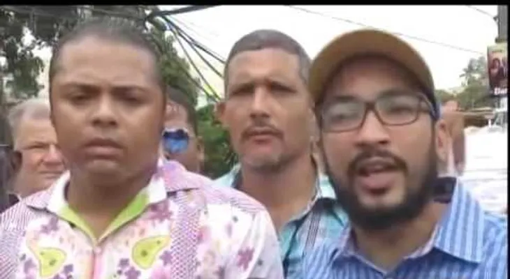 Delegados denuncian no los dejan entrar a Junta donde hacen reconteo de votos