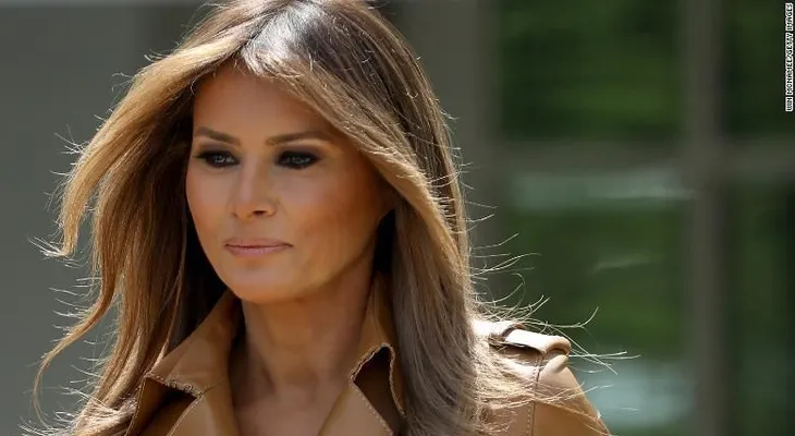 Melania Trump califica de cobarde, el editorial anónimo del NYT