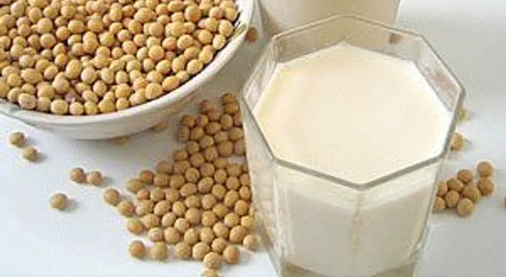 Leche de Almendras: Reduce colesterol y triglicéridos; para personas hipertensas o con retención de líquidos 