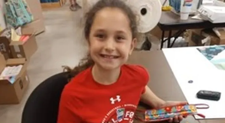 Conmoción en Texas por muerte niña de 10 años que fabricó 100 cubrebocas para el personal sanitario