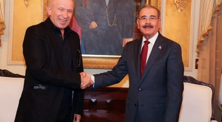 Presidente Medina recibe visita del diseñador Jean Paul Gaultier