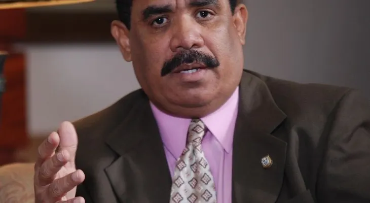 Sánchez Roa pide a Roberto Rosario acepte seguir en la JCE 