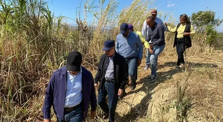 Danilo Medina visita productores agrícolas de San Juan 