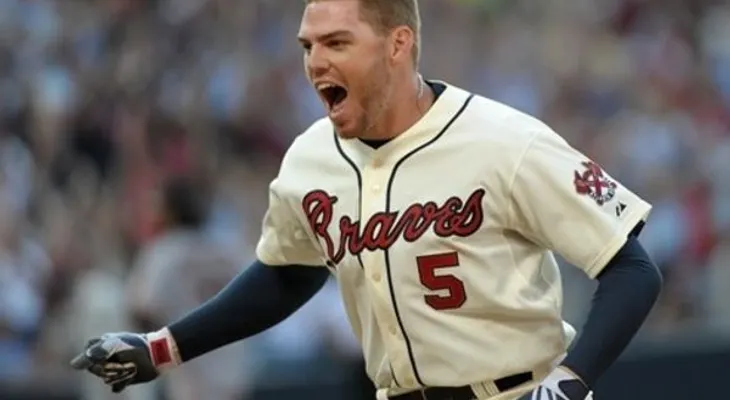 Freeman encabeza remontada de Bravos