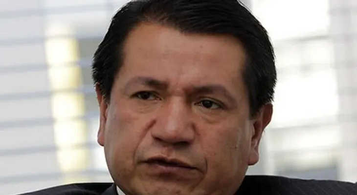 Renuncia defensor del Pueblo de Colombia por lío de acoso sexual