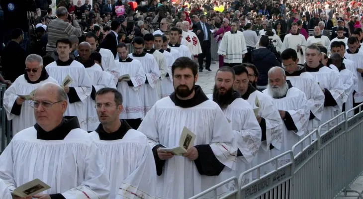Cristianos festejan Navidad en Belén en medio de violencia