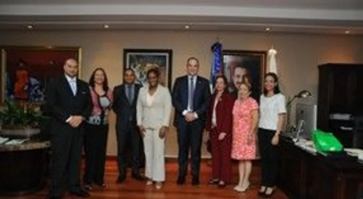 Delegación de Curazao visita Ministro Industria y Comercio