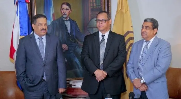Fidel Lorenzo coordina con JCE capacitación para que pastores oficialicen matrimonios