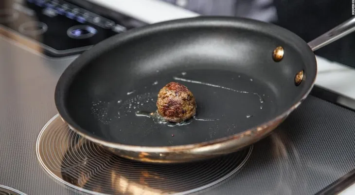 ¿Cuán cerca estamos de comer una hamburguesa cultivada en un laboratorio?