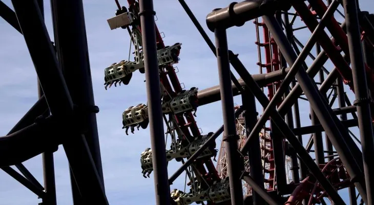 Dos mujeres sufren hemorragias cerebrales tras montar en la montaña rusa X2 de Six Flags Magic Mountain