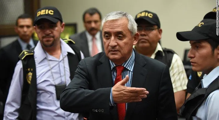 Otto Pérez Molina acusado de asociación ilícita, fraude aduanero, entre otros cargos