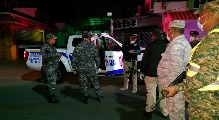 Autoridades habían arrestado 2,102 personas en segundo día toque de queda; suman más de 3,800 en dos noches