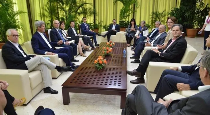 Kerry revisa los avances del proceso de paz de Colombia con Gobierno y FARC