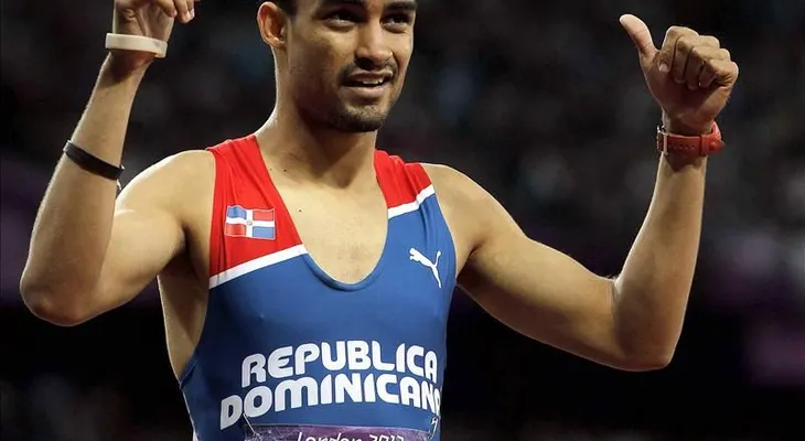 Luguelín Santos obtiene medalla de bronce en la Mundial de Atletismo 