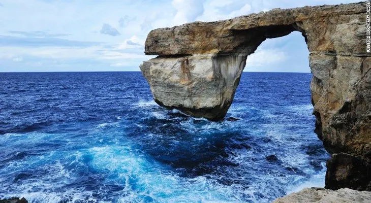 Se derrumba la icónica Ventana Azul de Malta