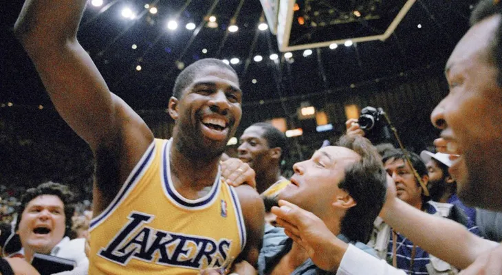 Los Ángeles Lakers anunciaron el regreso de "Magic" Johnson