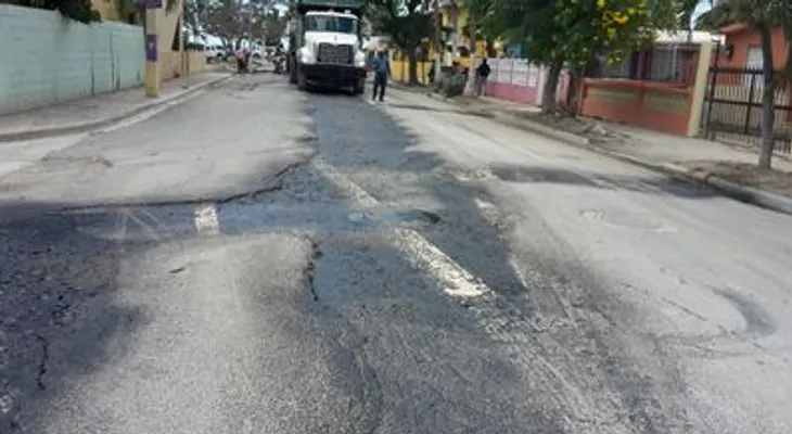 Obras Públicas reinaugura dos puentes y realiza asfaltado en Higüey