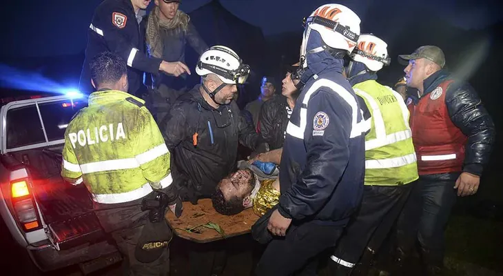 Los sobrevivientes del accidente aéreo en Colombia: tres jugadores, dos tripulantes y un periodista