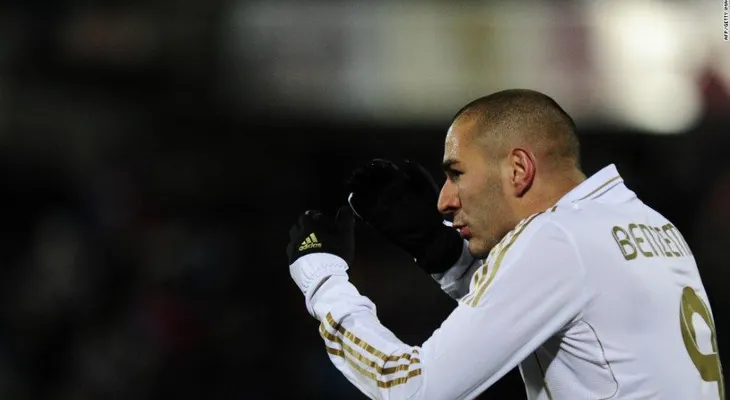 Benzema declara bajo arresto en un caso de chantaje con un video sexual