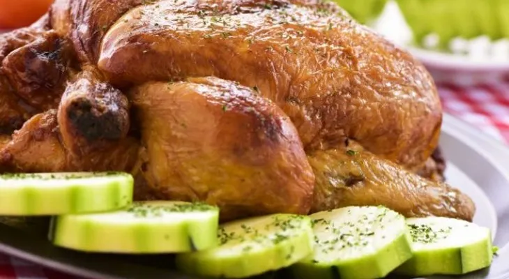 El pavo es antioxidante; rico en fósforo; tiene proteínas y ayuda a la digestión 