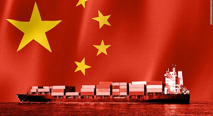Dientes artificiales, jeringas, lanzallamas y más: los productos chinos a los que EE.UU. le pondrá aranceles