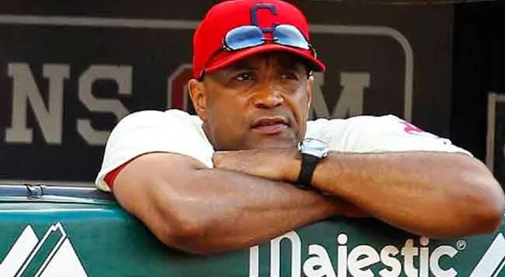 Sandy Alomar, candidato para dirigir a los DBacks 