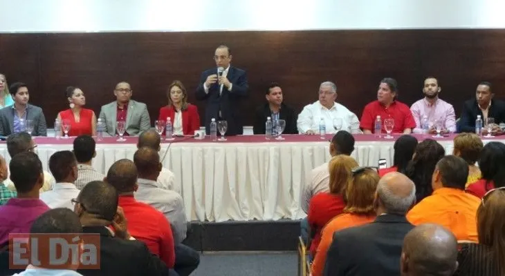 Quique Antún llama a dirigencia de Santiago a recuperar plaza electoral