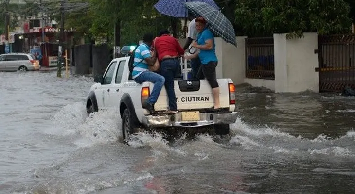 Cinco provincias en alerta; lluvias seguirán 